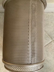 Cesto de basura vintage de metal moderno de mediados de siglo con decoración floral, ideal para oficina, cocina y áreas públicas. - Product Image 2