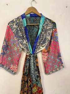 Robe kimono confortable et légère, style hippie, pour l'été, avec empiècements et imprimé floral bohème - Product Image 4