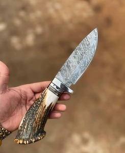 Couteau de chasse personnalisé fait main en acier Damas avec manche en corne de cerf, lame pointue à bord plat de 9 pouces, avec étui, cadeau de Noël - Product Image 2