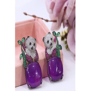 Boucles d'oreilles pendantes élégantes en laiton plaqué argent de haute qualité avec zircon, tendance, pour femme, idéales pour les soirées et la mode. - Product Image 1