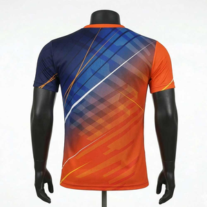 Camiseta de Manga Corta con Cuello Redondo y Estampado Geométrico Azul y Naranja para Hombre, de Secado Rápido, Tejido de Punto, Corte Ajustado, Estilo Deportivo - Product Image 2