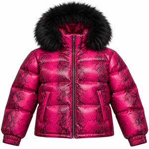 Chaqueta Acolchada de Cuero Auténtico Tejido con Estampado de Serpiente Rosa, Acabado Personalizado, con Capucha de Piel, Cierre de Cremallera y Forro de Satén para Invierno - Product Image 1