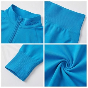 Ensemble de yoga 2 pièces North Approach : Haut court zippé et short taille haute, bleu uni, anti-transpiration et respirant, vêtements de sport pour femme - Product Image 6