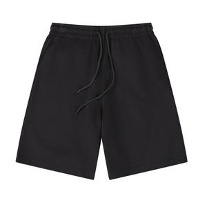 Shorts streetwear pour hommes, style tendance et urbain, shorts graphiques élégants pour hommes, look streetwear moderne - Product Image 4