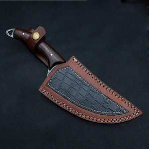 Couteau de chasse professionnel avec lame en acier Damas et manche équilibré pour le camping, la survie et les activités de plein air - Product Image 4