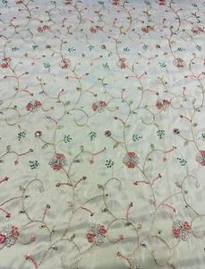 Tela Bordada Floral de Peso Medio para Manualidades, Vestidos de Novia, Ropa, Saris, Accesorios y DIY - Product Image 5