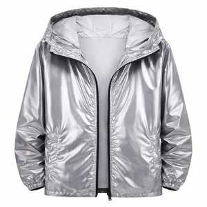 Veste à capuche épaisse et brillante camouflage pour homme avec logo sur le devant, style trench-coat pour soirée et boîte de nuit, poignets classiques - Product Image 1