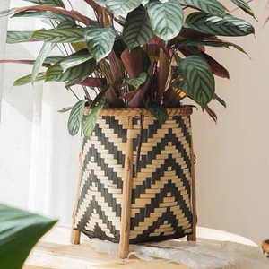 Porte-pot de fleurs en bambou fait main avec support en bois pour la décoration du salon - Product Image 4