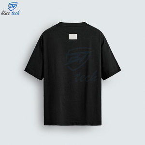 T-shirt noir surdimensionné de qualité supérieure, en coton 100 %, avec broderie personnalisée, conçu pour les marques de streetwear modernes. - Product Image 4
