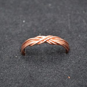 Anillo de cobre de moda diseñado para uso diario, estilo moderno y cómodo para usar durante mucho tiempo. - Product Image 6