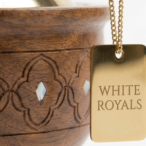 Ensemble de plats à fondue en bois blanc Royal, durable et élégant, avec tajine conique de luxe en laiton et incrustation de nacre, à haute capacité de rétention de chaleur - Product Image 2