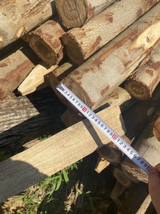 Piquets en bois robustes, pointus, en bois naturel, pour le soutien des plantes, la construction de clôtures de jardin et l'aménagement paysager - Product Image 4