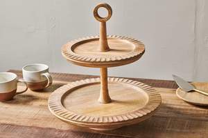 Support à gâteau en bois fait main sur mesure pour la vente en gros et la décoration de fêtes de mariage - Product Image 3