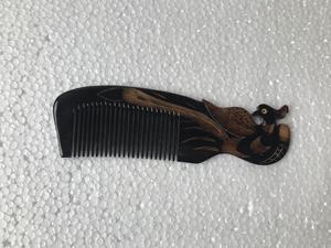 หวงตัง หวีทำมือคุณภาพพรีเมียมจากเขาควาย ทนทาน ปลอดสารพิษ พกพาสะดวก อุปกรณ์เสริมผม รับทำโลโก้ตามสั่ง ผลิตที่บ้าน - Product Image 4