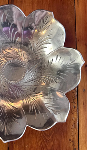 Bol en aluminium élégant en forme de fleur pour cadeaux de pendaison de crémaillère, célébrations saisonnières, fêtes de mariage et décoration de table de luxe - Product Image 6