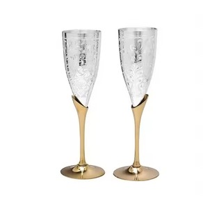 Gobelet à vin en métal de luxe, calice finement gravé, coupe à boire vintage, vaisselle élégante pour bar, centre de table de mariage - Product Image 1