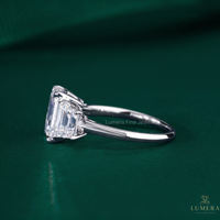 Anillo de Compromiso de Diamante Cultivado en Laboratorio con Corte Esmeralda de Lujo de 3.63CT, Diamantes Laterales en Forma de Trapezoide, Chapado en Oro de 14K, Certificado IGI, Anillo de Boda
