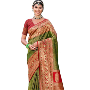 Sari en soie Katan Banarasi de qualité supérieure, avec tissage Zari et pallu contrastant, idéal pour les fêtes. - Product Image 1