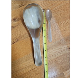 Cuillère en corne de buffle naturelle faite à la main, ustensile écologique artisanal pour épices, caviar, miel et repas quotidiens - Product Image 4