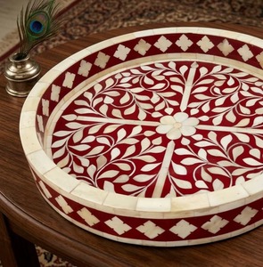 Plateau de service décoratif rond de luxe fait main en os incrusté rouge, plateau de table basse floral, plateau ottoman, plateau de service en bois pour le thé et le petit-déjeuner - Product Image 1