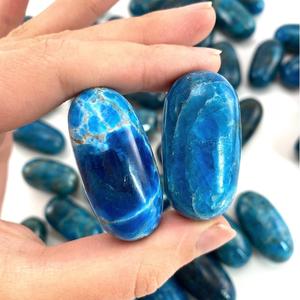 Apatite néon naturelle, cristal d'apatite bleue, Shiva Lingam sacré, pierre de guérison, Reiki, méditation, énergie, décoration, vente en gros - Product Image 4