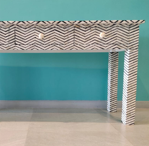 Console monochrome en os incrusté avec deux tiroirs et pieds carrés, disponible à prix de gros. - Product Image 1