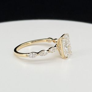 Bague de fiançailles de luxe en diamant de laboratoire taille coussin, couleur DEF, avec certification IGI, bijoux de mariée en argent - Product Image 3
