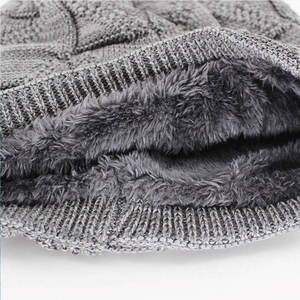 Bonnet tricoté personnalisé pour adulte, vente en gros OEM, bonnet d'hiver fabriqué au Pakistan, bonnet chaud, bonnet à logo imprimé, bonnet d'hiver jacquard tendance - Product Image 4