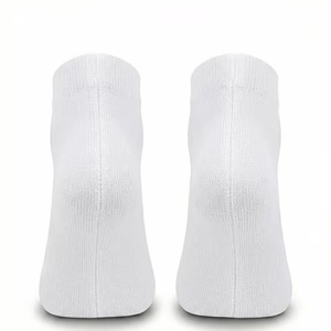 Chaussettes de sport unisexes blanches en Spandex/Nylon, à taille élastique, avec nom d'équipe personnalisé imprimé, durables, respirantes, anti-humidité et écologiques - Product Image 6