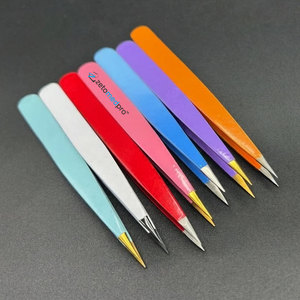 Pince à épiler professionnelle en acier inoxydable à pointe inclinée, logo gravé personnalisé imprimé au laser pour l'épilation, la beauté et les cosmétiques - Product Image 1