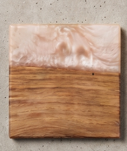 Sous-verres carrés en bois de noyer et résine époxy de qualité supérieure, design moderne pour la maison, l'hôtellerie, la vaisselle, accessoire de table élégant - Product Image 1
