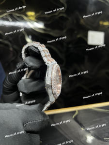 Montre automatique carrée sertie de diamants de laboratoire VVS, en acier inoxydable avec lunette et bracelet, design pavé de luxe - Product Image 4