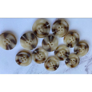 Noir personnalisé Stock 4 trous bouton réel Buffalo bouton en corne de buffle vierge pour la vente à l'exportation - Product Image 3