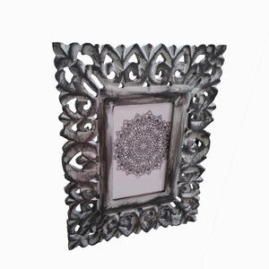 Cadre photo en bois contemporain, finition lisse et polie pour une présentation élégante - Product Image 2