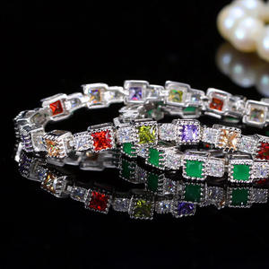 AMBER JEWELS T-3558 สร้อยข้อมือเทนนิสแบบ unisex เงินแท้ 925 ชุบทอง 10K ประดับเพชรทรงปรินเซสคัท ดีไซน์เรขาคณิต รับรองโดย IGI - Product Image 5