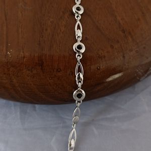 สร้อยข้อมือดีไซน์เก๋รูปวงกลมเรขาคณิต เครื่องประดับทันสมัยเรียบหรูสำหรับผู้หญิง ของขวัญ - Product Image 1