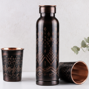 Bouteille d'eau en cuivre pur de luxe avec deux verres à motifs tribaux – Vaisselle pour la maison, les voyages et les fêtes - Product Image 6