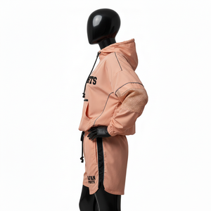 Ensemble short coupe-vent en tissu polyester léger avec empiècements en maille, logo personnalisé par transfert thermique, ensemble short femme grande taille - Product Image 3