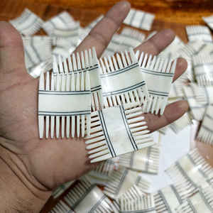 Peine para Barba Hecho a Mano con Hueso Natural de Búfalo, Pequeño Peine de Aseo a Precio de Mayoreo - Product Image 6