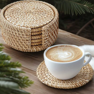 La Colección Artesanal de Posavasos de Ratán Inspirados en la Costa, Perfectos para Casas de Playa, Casas de Verano o Interiores con Temática Náutica - Product Image 1