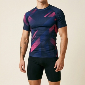 T-shirt de compression personnalisé pour homme, coupe ajustée, manches courtes, vêtements de sport actifs, entraînement en salle de sport, haut de performance - Product Image 5