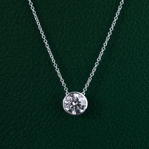 Collier pendentif solitaire en or massif avec diamant de laboratoire rond brillant certifié IGI, serti clos, bijoux modernes et minimalistes - Product Image 1