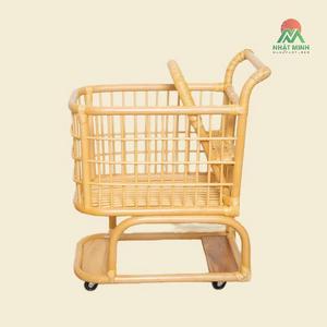 Cochecito de juguete para muñecas para niñas; tejido con ratán natural; presenta un diseño de 4 ruedas de madera; diseño rectangular estilo rústico - Product Image 2