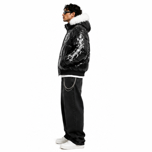 Blouson matelassé noir personnalisé en similicuir verni avec capuche en fourrure et motif graphique fil de fer barbelé pour homme et femme, idéal pour l'hiver et les activités de plein air - Product Image 5