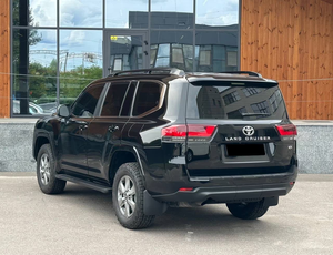 โตโยต้า แลนด์ ครุยเซอร์ 300 VX/VXR 2024 – รุ่นส่งออก รถเอสยูวีหรูหรา เครื่องยนต์ 3.5 ลิตร V6 ทวินเทอร์โบ - Product Image 3
