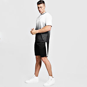 Ensemble T-shirt dégradé et short noir pour homme – Ensemble deux pièces col rond avec short assorti – Tenue décontractée et de sport - Product Image 6