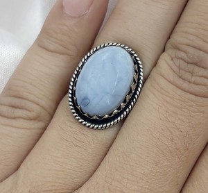Anillo de ágata azul natural con baño de plata, hecho a mano, con diseño de corte ovalado, joyería para mujer, venta al por mayor, anillo listo para usar. - Product Image 2