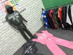 Conjunto de Sudadera con Capucha y Pantalones Jogger Unisex Oversize de Felpa de Algodón con Lavado Ácido Personalizado, Chándal de Streetwear de Alto Gramaje, Fabricante OEM ODM - Product Image 4