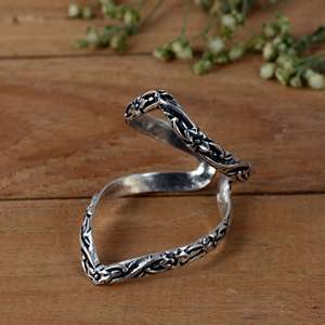 SHYAM JEWELRS Luxury 925 Sterling Silver Floral Arthritis Splint <b>Ring</b>-V Shape <b>Adjustable</b> Swan Neck Support for PIP/DIP Joint - Product Image 3