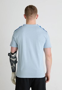T-shirt Adaptatif Personnalisé pour Hommes, à Manches Courtes, Facilement Détachable, pour Prothèses, Vêtement Médical, Fabricant OEM ODM en Gros - Product Image 2